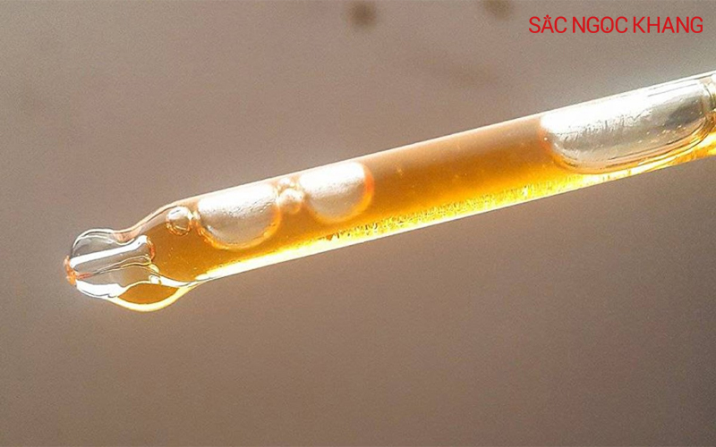 Serum dưỡng da dễ bị oxy hóa chủ yếu do các thành phần chứa trong serum