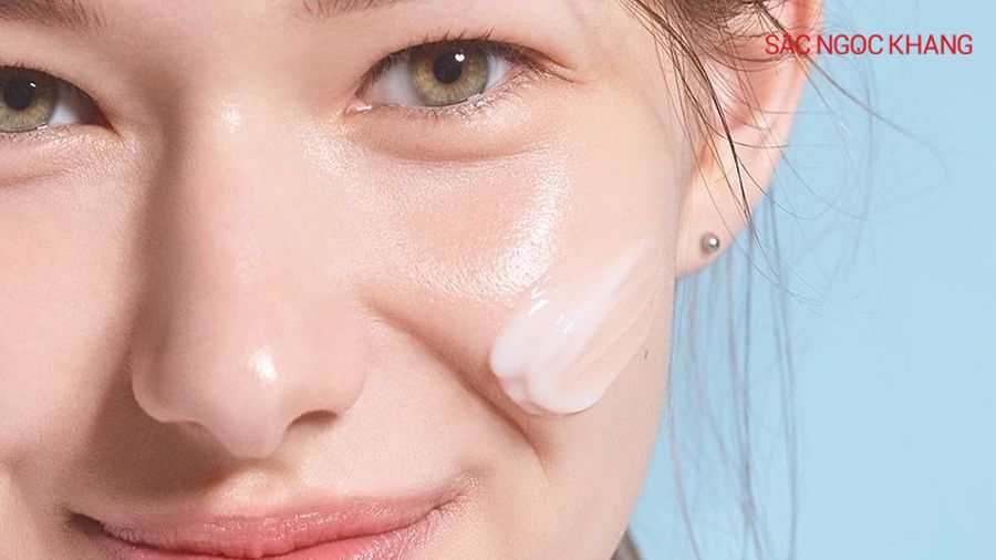 Ceramide giúp khóa ẩm và duy trì độ ẩm cần thiết cho da
