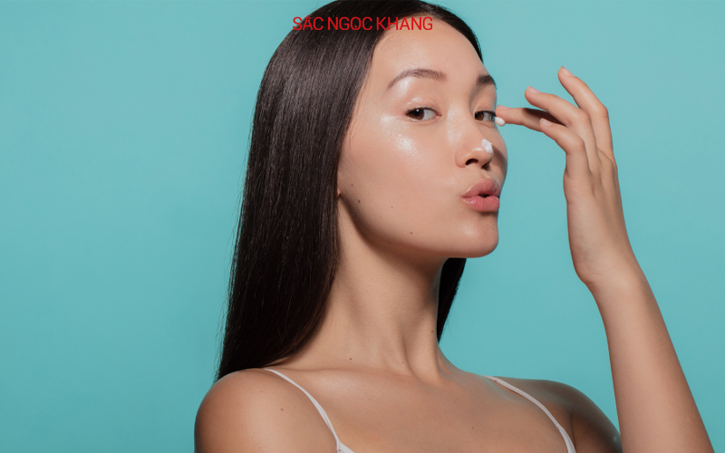 Dạng kem bôi ngoài da, thẩm thấu qua bề mặt da