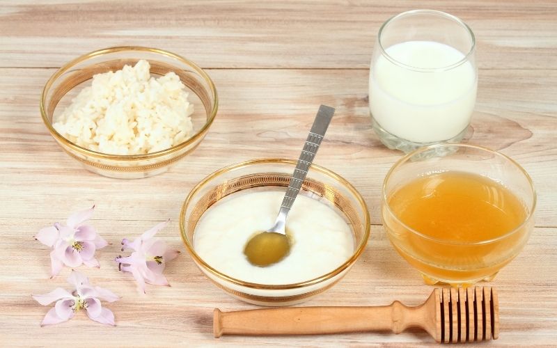 Cách đắp mặt nạ bằng sữa mẹ