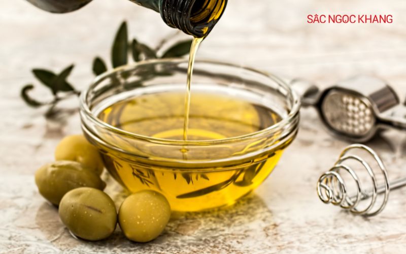 Nên dùng một lượng dầu jojoba vừa đủ