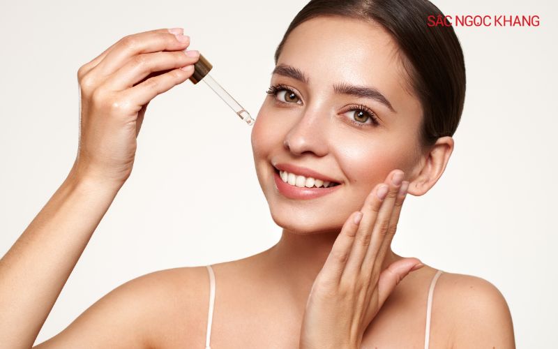 Serum chứa dầu jojoba cung cấp dưỡng chất giúp tái tạo da