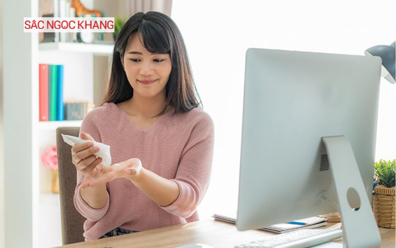kem chống nắng chống ánh sáng xanh