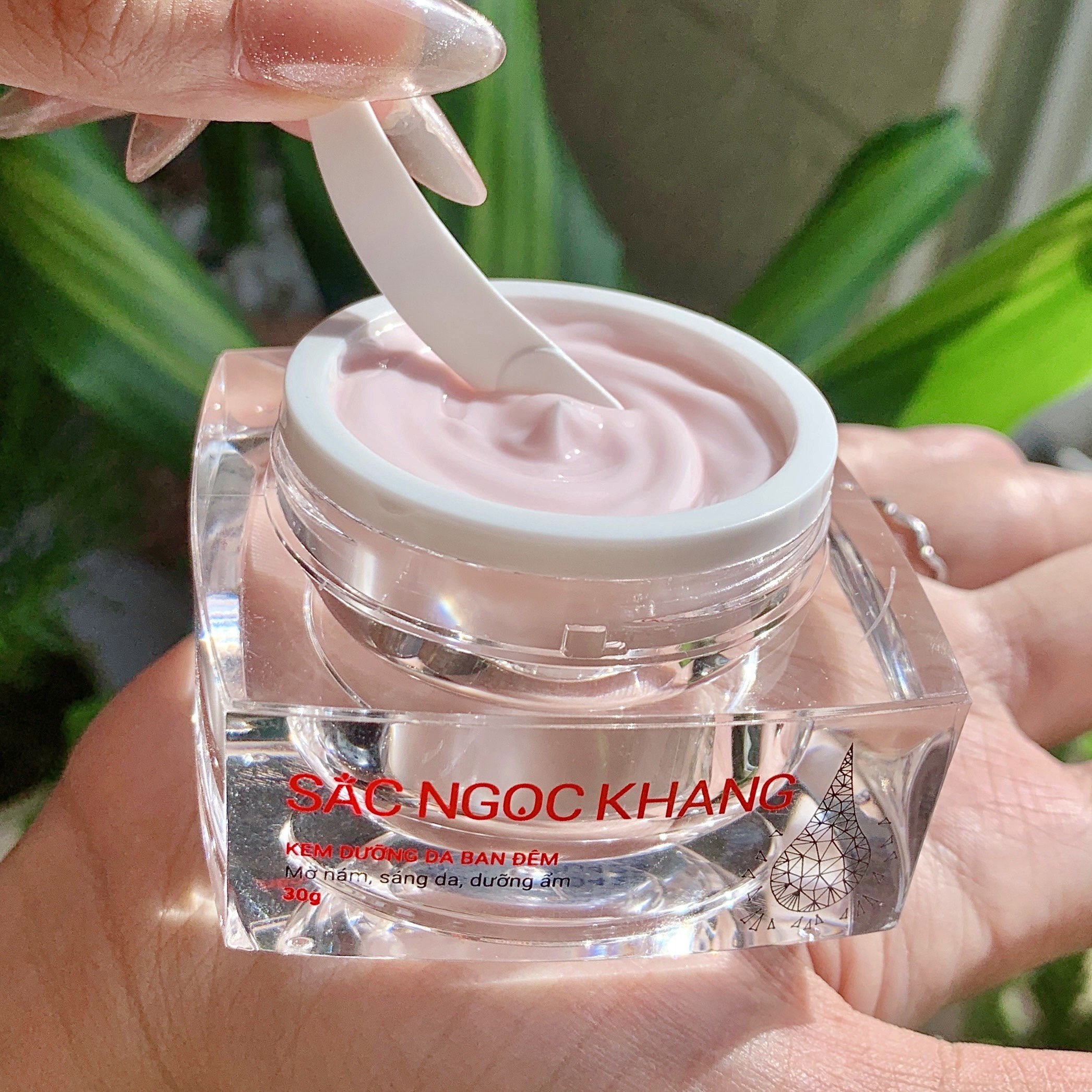 Sử dụng kem dưỡng ẩm