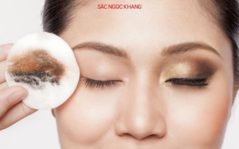 Tẩy trang giúp ngừa mụn hiệu quả