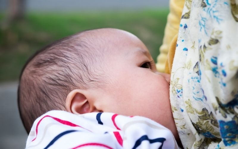 Cai sữa cho bé đối với mẹ