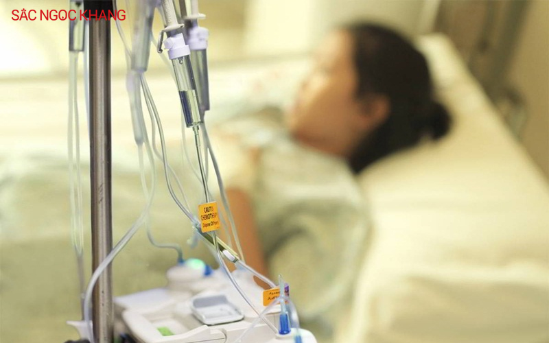 Móng tay giòn dễ gãy