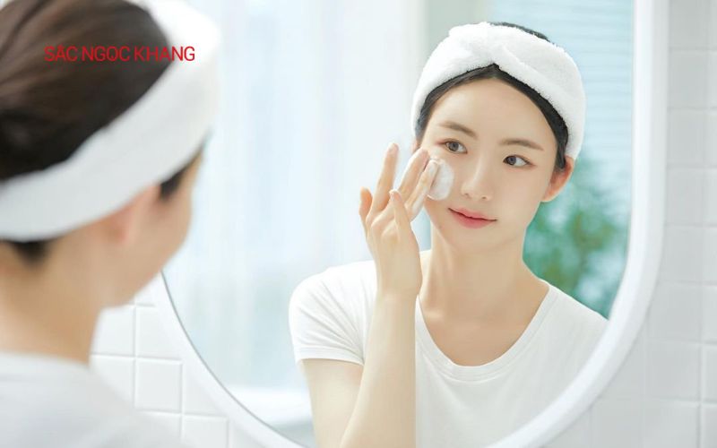 Chăm sóc da là cách hỗ trợ ngăn ngừa nếp nhăn trên trán