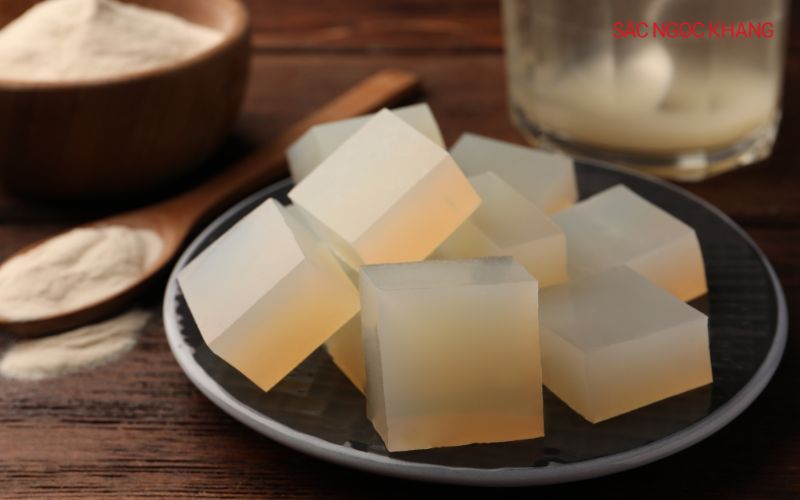 Nên sử dụng thạch collagen vào buổi sáng hoặc buổi tối trước khi đi ngủ 30 phút