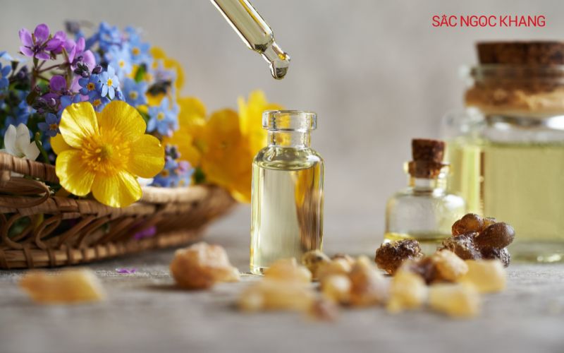 Hương liệu tổng hợp có thể gây kích ứng, dị ứng đối với da nhạy cảm.