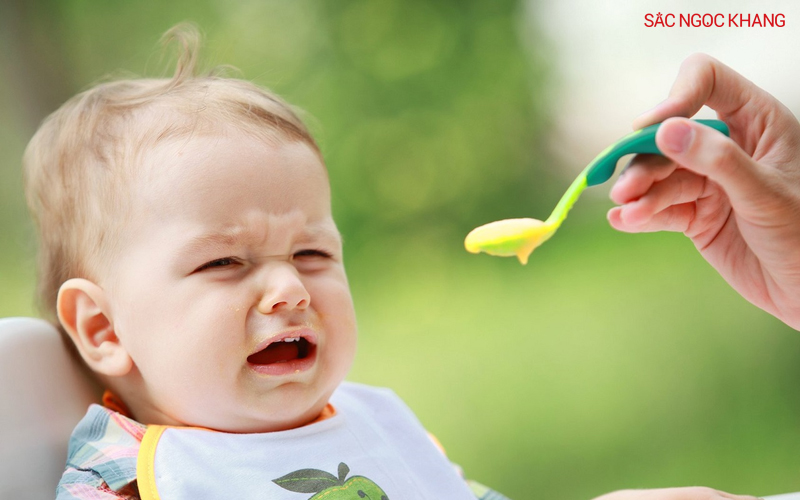Trẻ biếng ăn phải làm sao?
