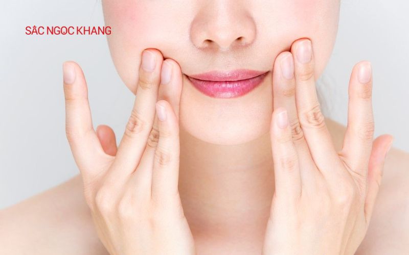 Bài tập massage xóa mờ rãnh cười
